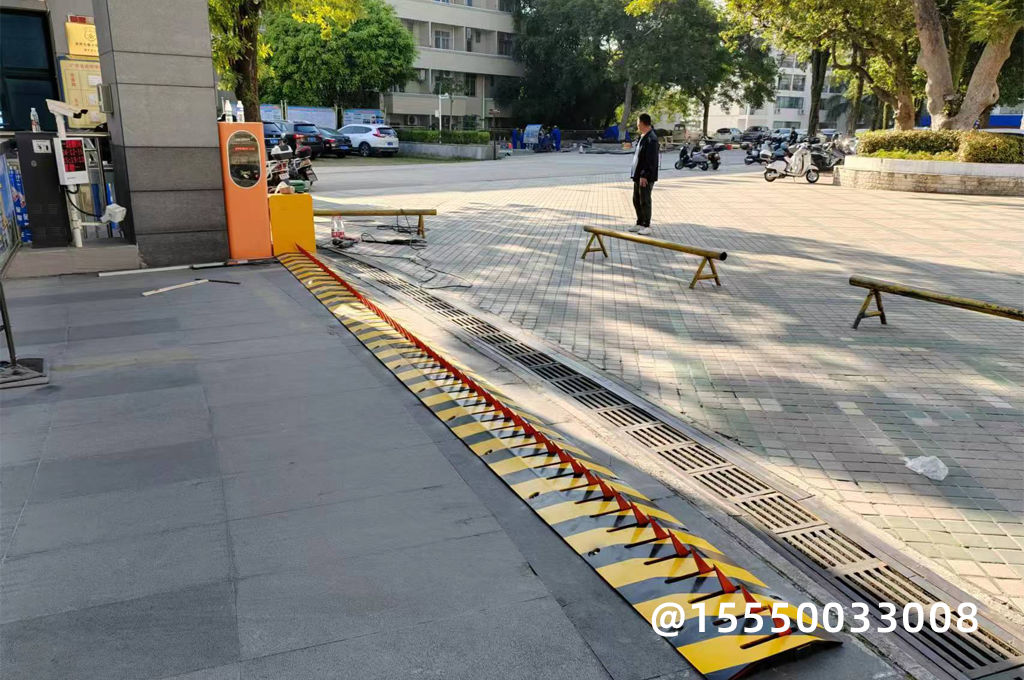 ?；瘞?kù)預(yù)埋破胎器